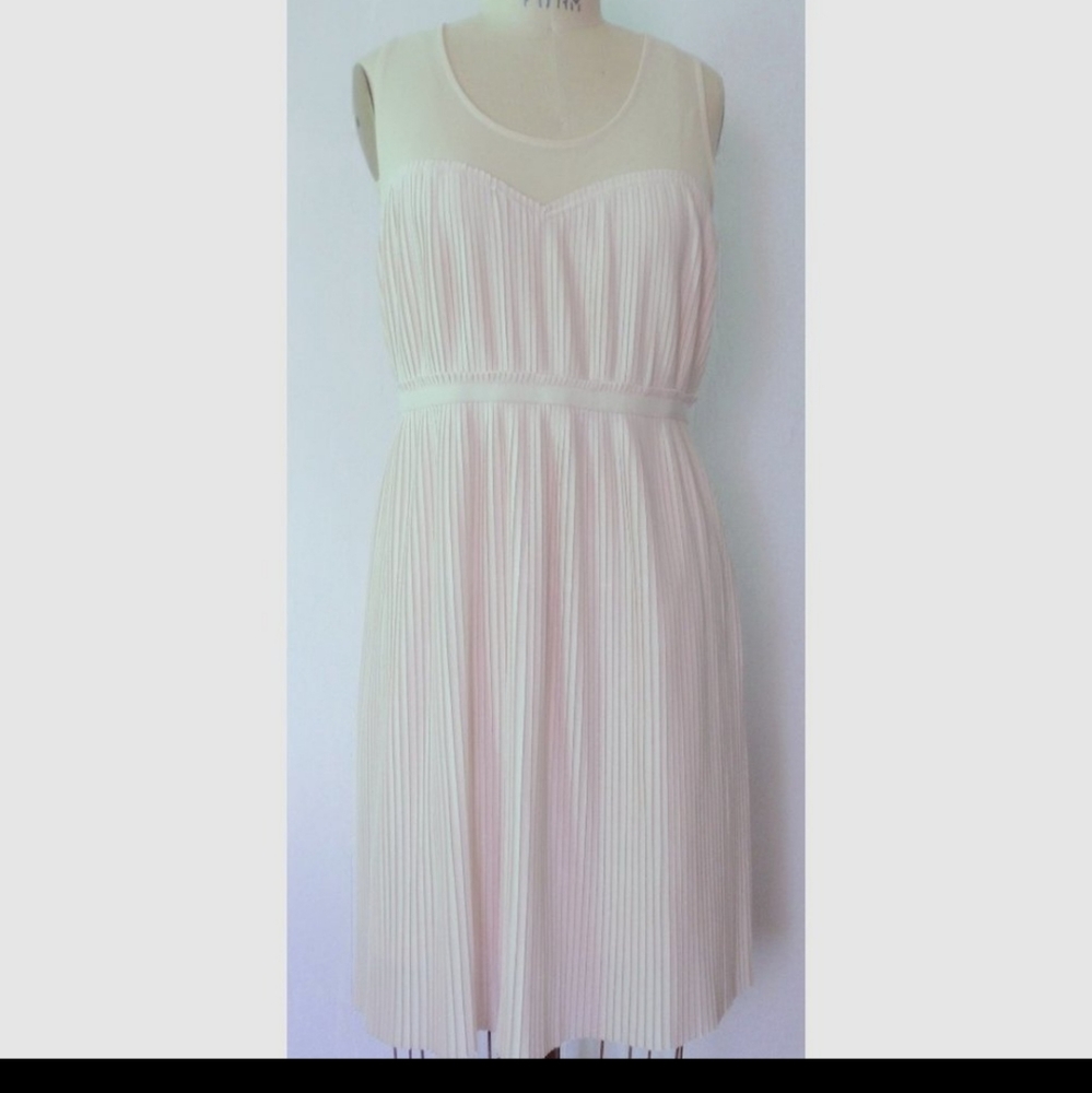 H&M IVORY PINK SWEETHEART MESH NECKLINE PLEATED DRESS L NWT